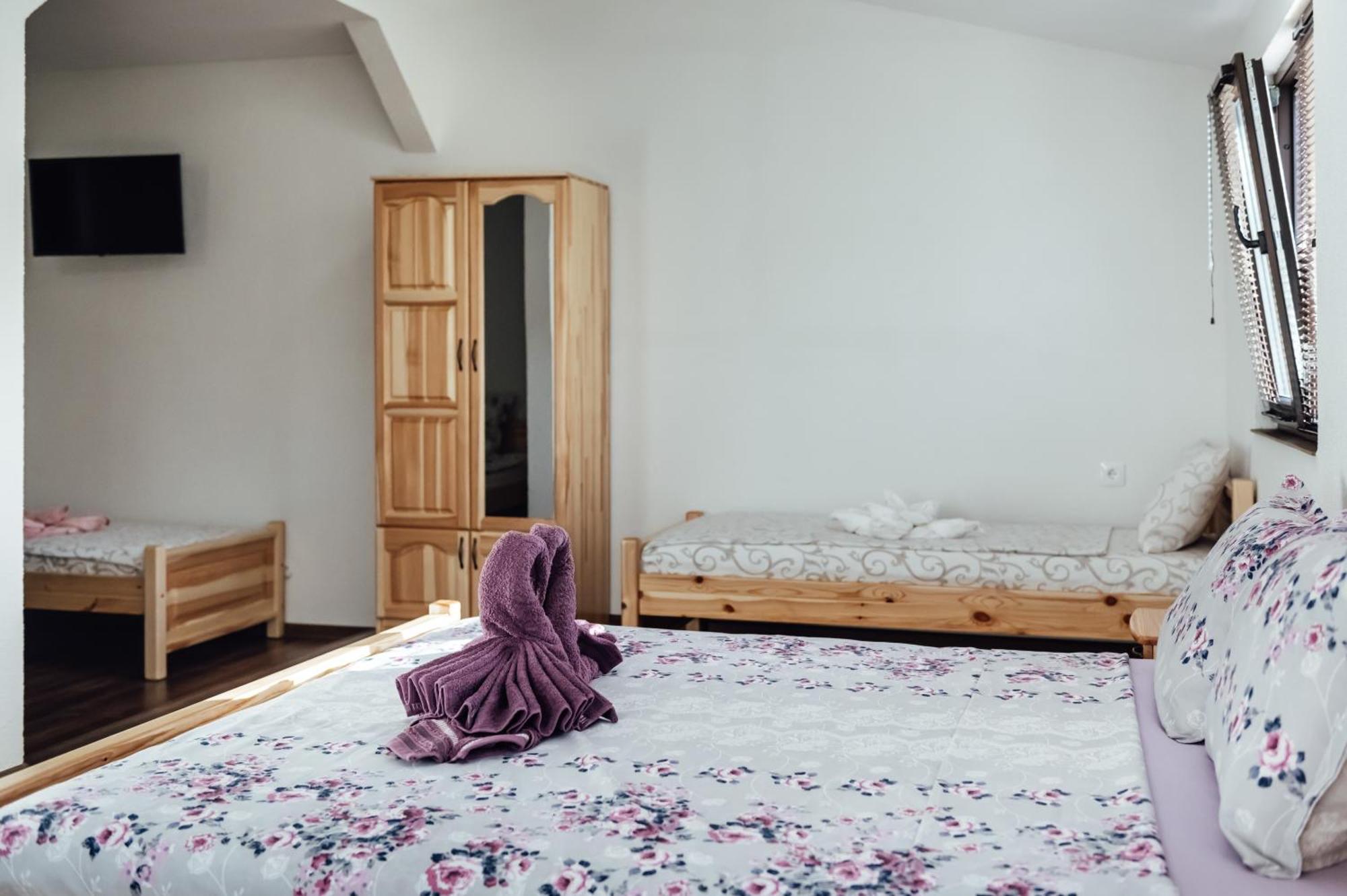 Guesthouse Juli Sapareva Banya ภายนอก รูปภาพ