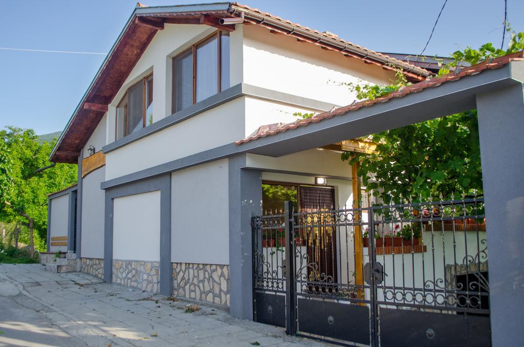 Guesthouse Juli Sapareva Banya ภายนอก รูปภาพ