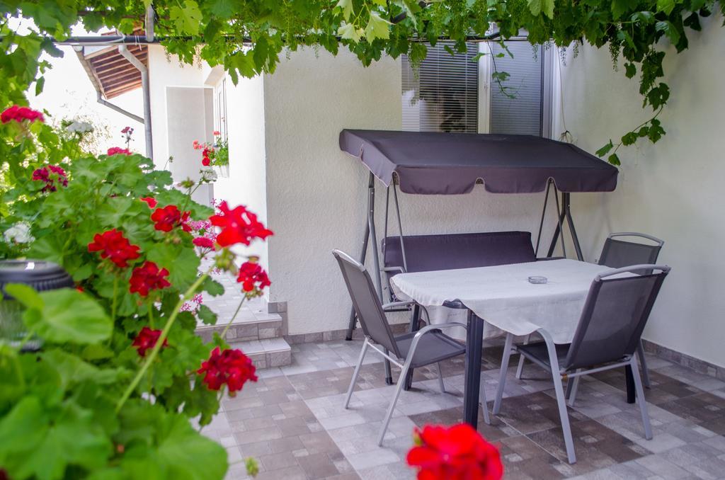 Guesthouse Juli Sapareva Banya ภายนอก รูปภาพ