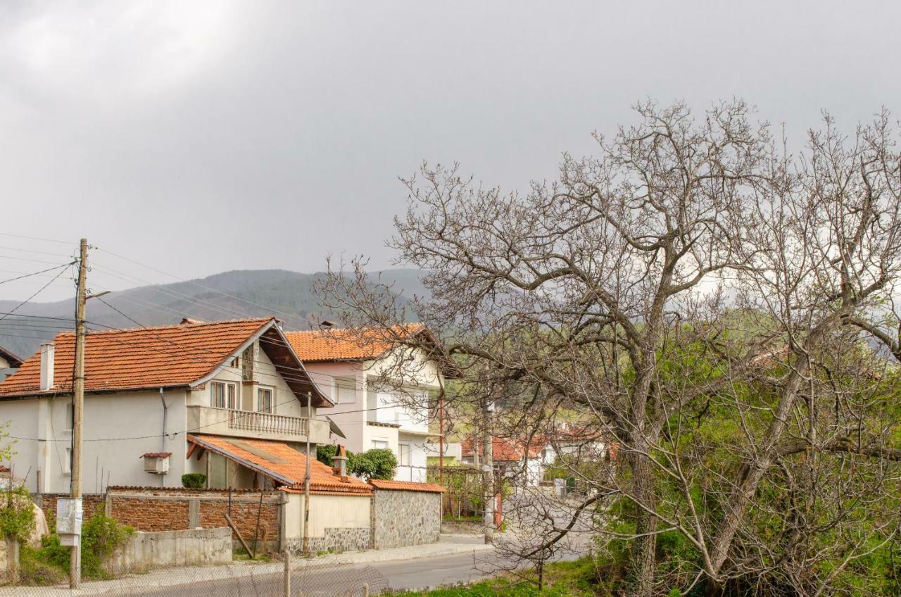 Guesthouse Juli Sapareva Banya ภายนอก รูปภาพ